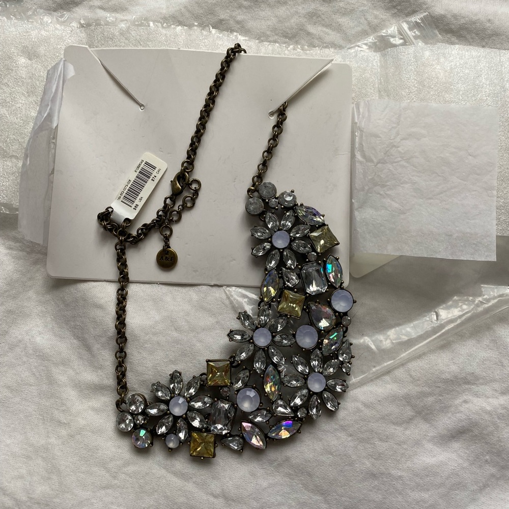 Costume necklace - Picture 4 of 5